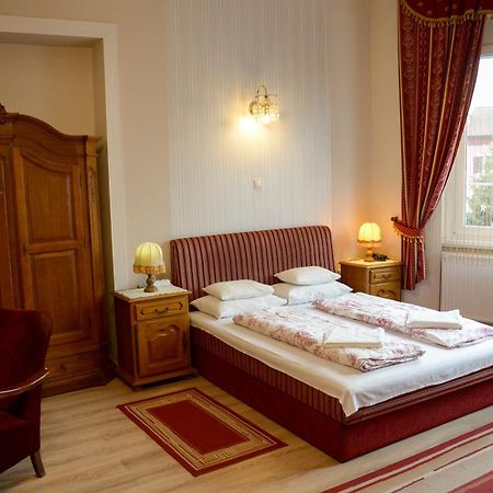 Bed and Breakfast Korona Panzio Матесалька Екстер'єр фото