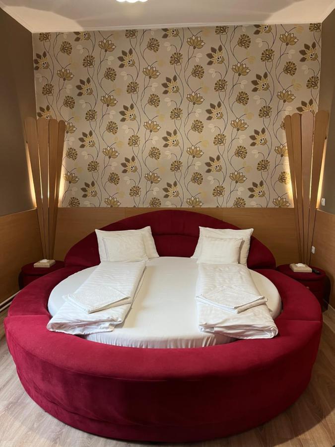 Bed and Breakfast Korona Panzio Матесалька Екстер'єр фото