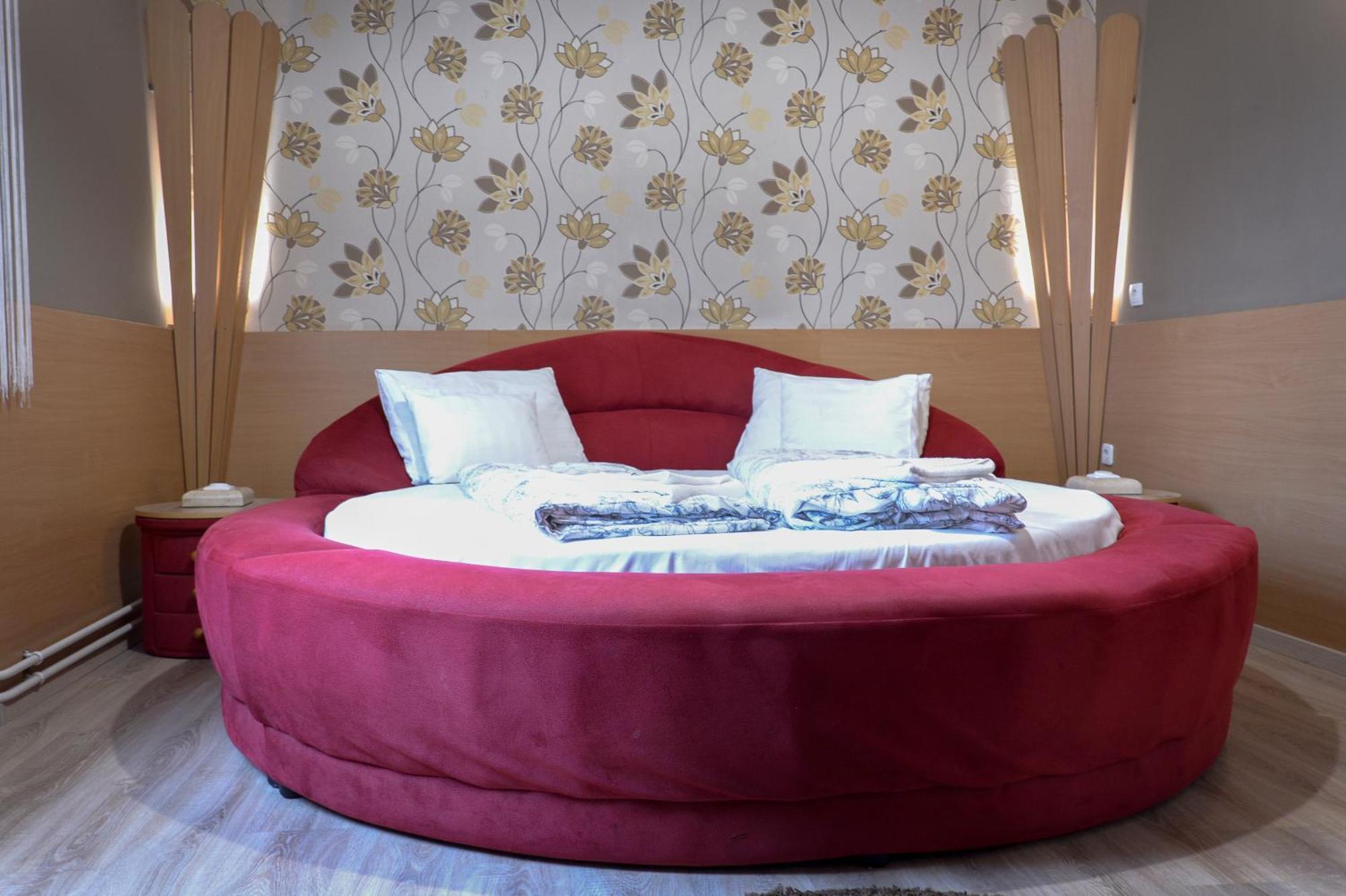 Bed and Breakfast Korona Panzio Матесалька Екстер'єр фото